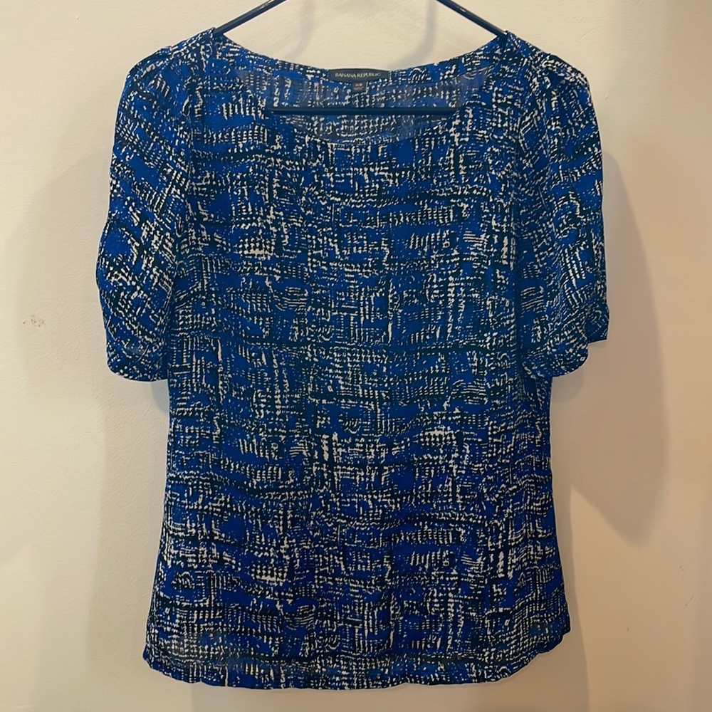 ⭐️LAST CHANCE 4 for 16⭐️  Banana Republic Cute patterned top